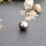 Tahitian pearl, baroque