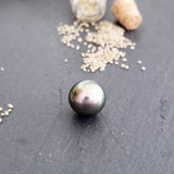 Tahitian pearl, baroque