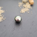 Tahitian pearl, baroque