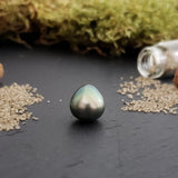 Tahitian pearl, baroque