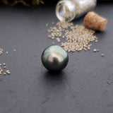 Tahitian pearl, baroque