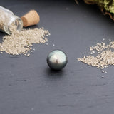 Tahitian pearl, baroque