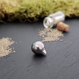 Tahitian pearl, baroque