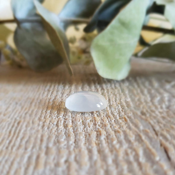 Moonstone (white)