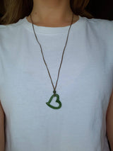 Collier avec pendentif de jade néphrite  “Coeur”