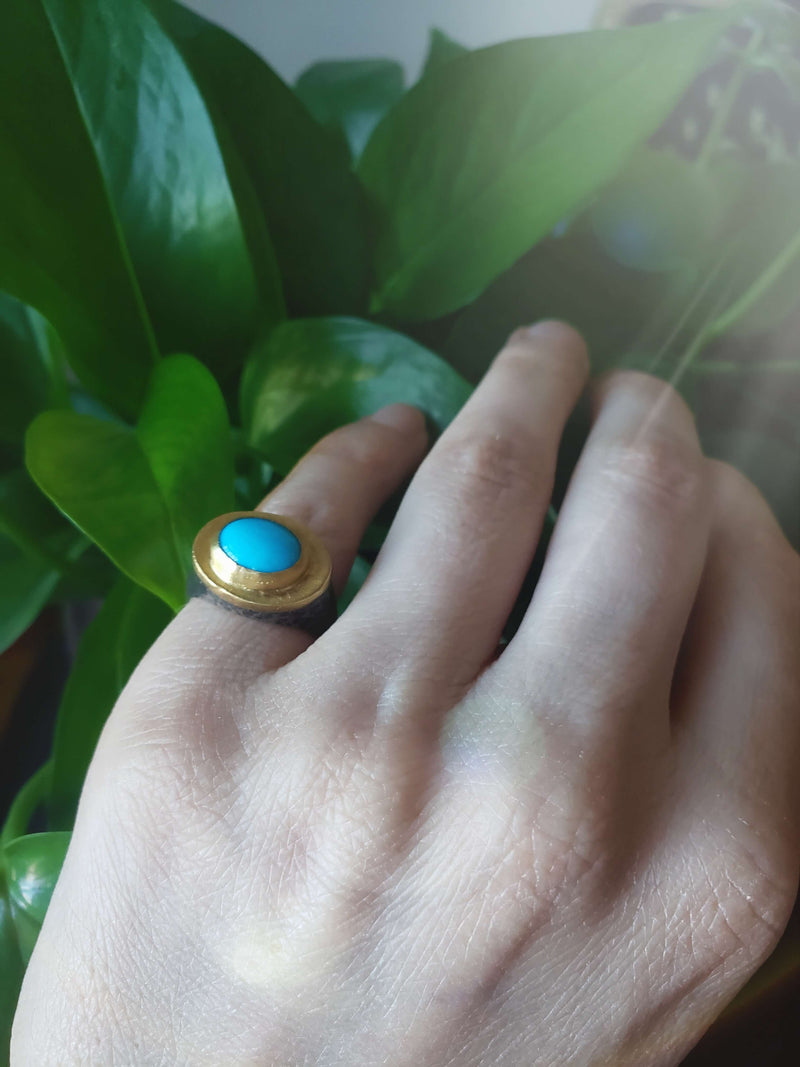 Ring with natural turquoise made with 925 silver and 24 kt gold 